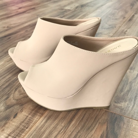 Shoes - Peep Toe Mule